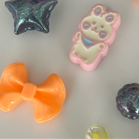 Assorted Fun Beads for Crafts - 11 pieces - Picture 8 of 16